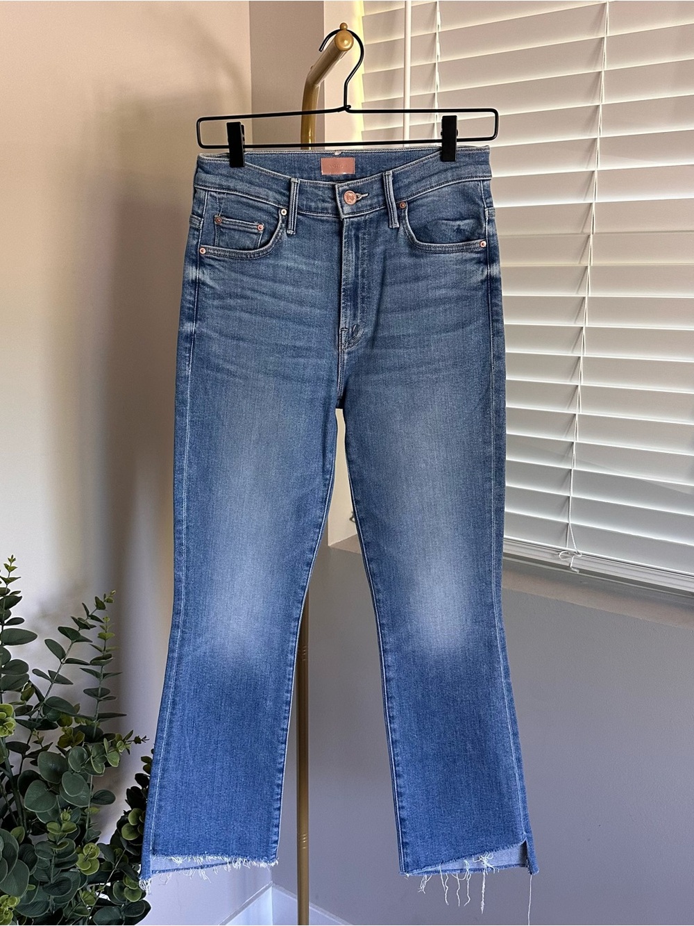 MOTHER Jeans The Insider Crop Step Fray 26